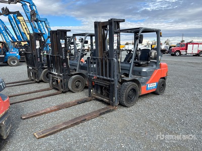 2015 Toyota 8FGU30 4800 lb Cushion Tire Chariot Élévateur