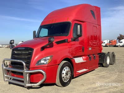 2018 Freightliner Cascadia 126 6x4 T/A Sleeper Truck Tractor