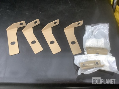 (1,982) Assorted Mounting Brackets