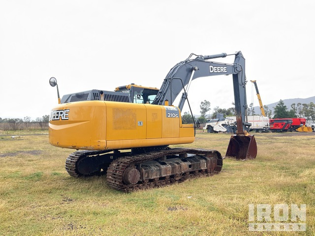 EXCAVADORA 2020 JOHN DEERE 210G