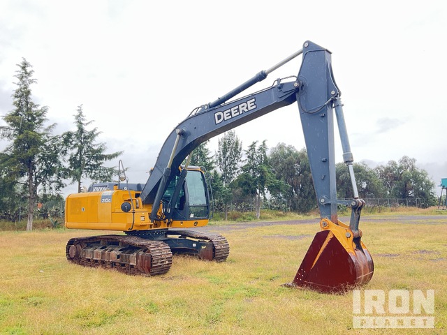 EXCAVADORA 2020 JOHN DEERE 210G