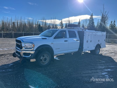 2022 Ram 5500 4x4 Crew Cab Hi-Rail Camion de service