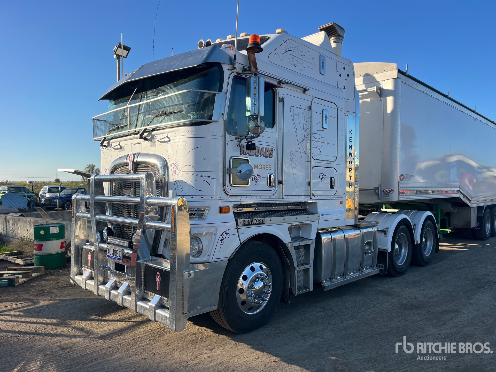 2017 Kenworth K200 Big Cab Aerodyne 6x4 T/A Sleeper Truck Tractor