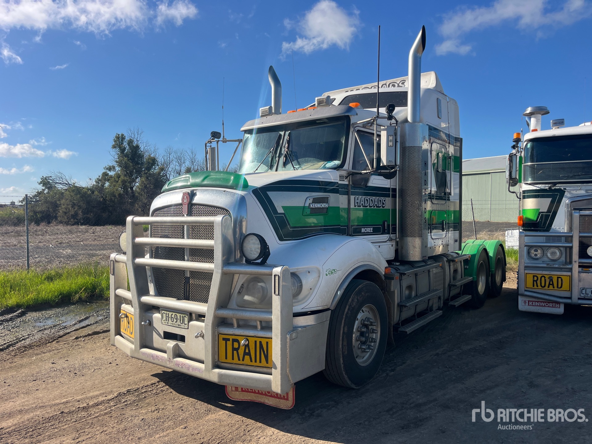 2016 Kenworth T409 6x4 Cabina con cuccetta per trattore stradale