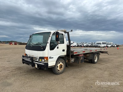 2002 GMC W5500 4x2 Schiebeplateauschleppwagen