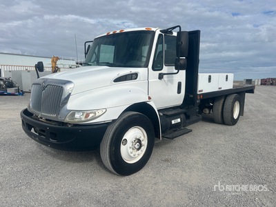 2007 International 4300 4x2 Flatbed Truck