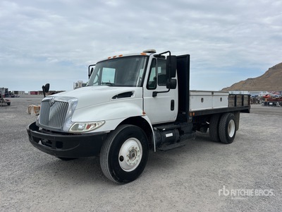 2007 International 4300 4x2 Flatbed Truck
