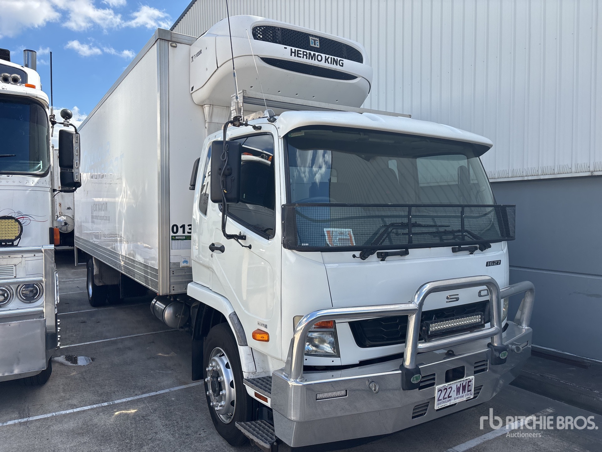 2016 Mitsubishi FM600 4x2 Kühlfahrzeuge