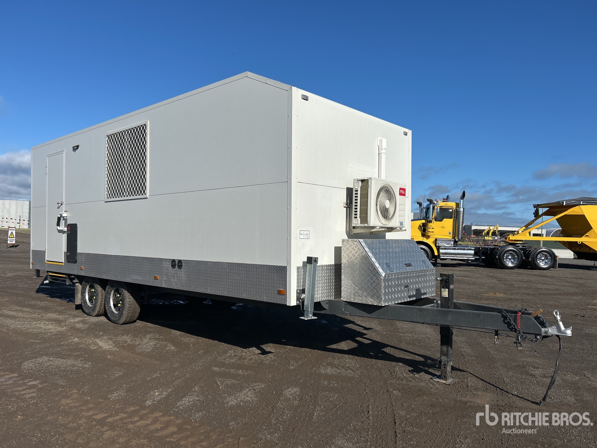2025 Enviro Smart Vans 7.1 m x 2.4 m Bogie/A Mobile Office