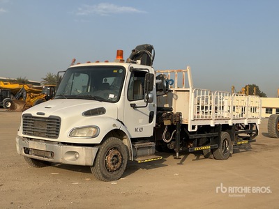 Hiab 070A 4 ton Knuckle Boom on 2013 Freightliner 4x2 Table Top Truck w/Crane