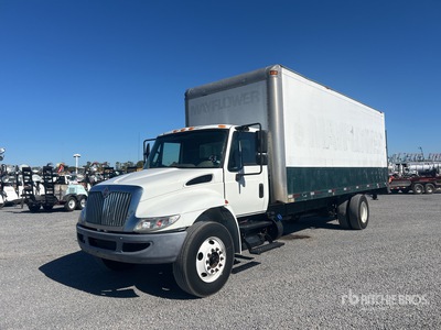 2016 International 4300 4x2 Gesloten vrachtwagen