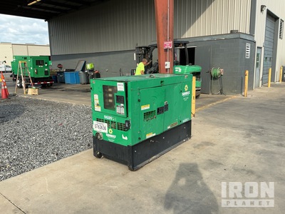 2016 Multiquip DCA25SSIU4F 20 kW Skid-Mounted Generatore