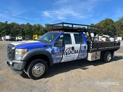 2014 Ford F-450 4x2 Crew Cab شاحنة مسطحة