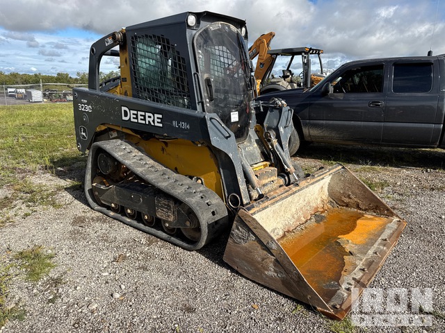 MINI CARGADOR SOBRE ORUGAS 2010 JOHN DEERE 323D