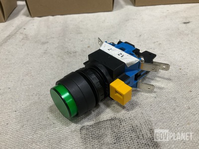 (19) IDEC TW-DA1 Push Switches