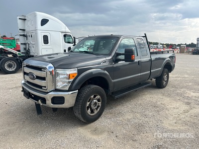 2015 Ford F-350 4x4 Extended Cab Pickup