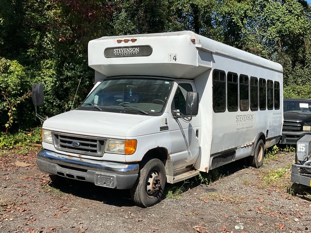 2006 Ford E450 Super Duty 3 Passenger Van 2006 Ford E450 Super Duty 3 Passenger Van