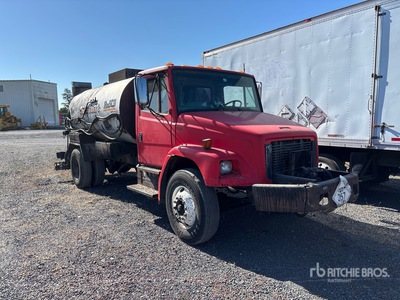 1999 Rosco MAXIMIZER 3656 1900 gal on 1999 Freightliner FL 70 4x2 Asphalt Distributor Truck (Inoperable)