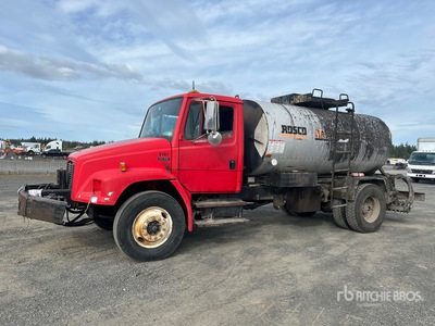 1999 Rosco Maximizer 3656 1900 gal on 1999 Freightliner FL 70 4x2 Asphalt Distributor Truck