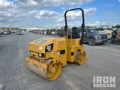 2010 Cat CB32 Double Drum Roller
