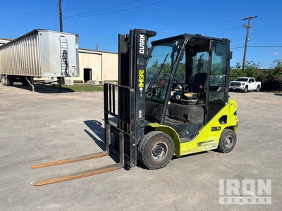 Clark S25D 5000 lb Pneumatic Tire Wózek widłowy