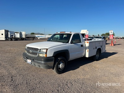 2004 Chevrolet Silverado 3500 4x2 Utility Truck