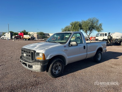 2005 Ford F-250 XL 4x2 Pickup