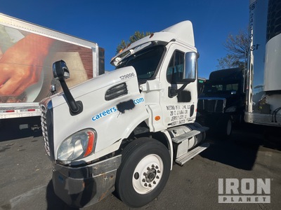 2012 Freightliner CASCADIA 113 4x2 S/A Day Cab Truck Tractor (Inoperable)