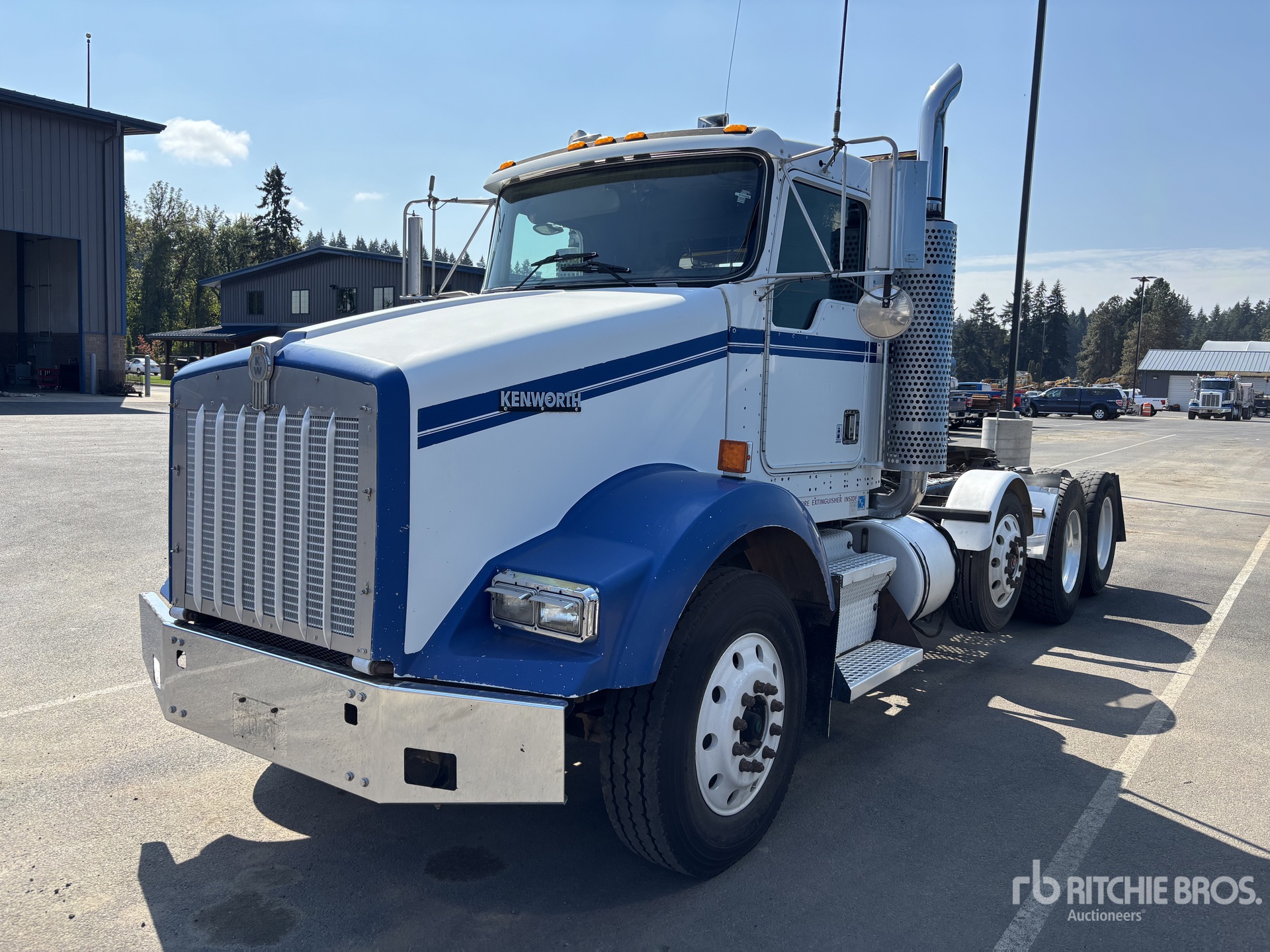 1999 Kenworth T800B 8x4 Day Cab Prime Mover