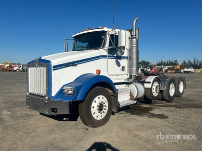 1999 Kenworth T800B 8x4 Cabina per trattore stradale 3 assi