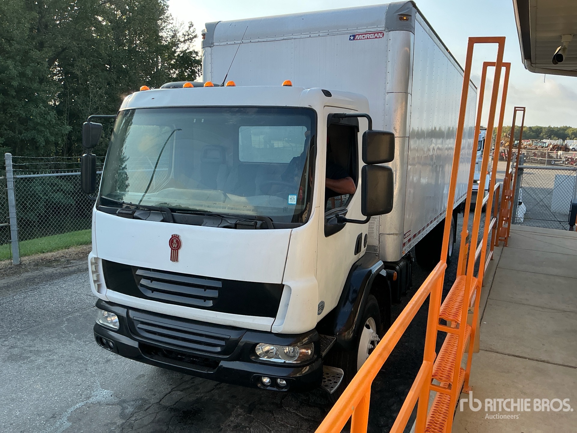 2013 Kenworth T270 Van Truck