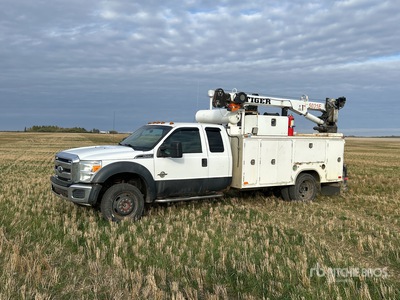 2011 Ford F-550 XLT 4x4 Extended Cab Service Truck
