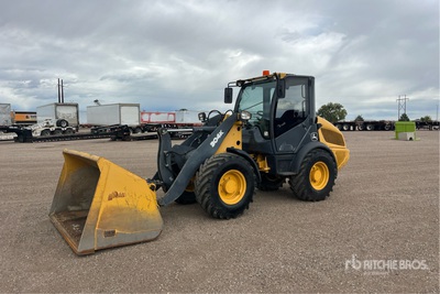 2015 John Deere 304K جرافة