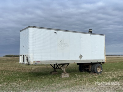 1980 Fruehauf FB8-F1-26-102 26 ft S/A Shop Van Trailer