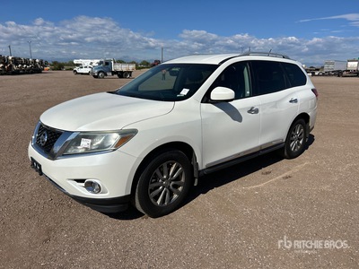 2015 Nissan Pathfinder SL SL 4WD  سيارة رياضية متعددة الاستخدامات