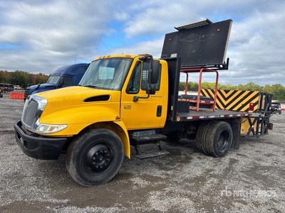 2004 International 4300 4x2 Remanufactured engine botsabsorbers Truck