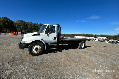 2004 International 4300 4x2 Pritsche-Lkw