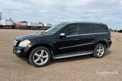 2009 Mercedes-Benz GL320 AWD سيارة