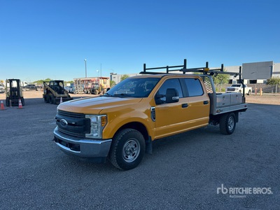 2017 Ford F-250 XL 4x2 Crew Cab Flatbed Truck