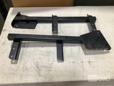 (36) Daimler A22-32550-000 Mounting Brackets