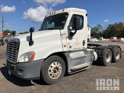 2016 Freightliner Cascadia 125 6x4 T/A Day Cab Truck Tractor