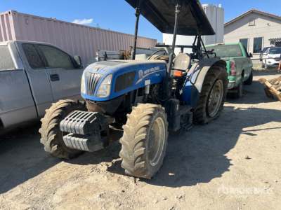 2014 (unverified) New Holland T4.95E Tracteur agricole 4 roues motrices