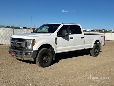 2017 Ford F-350 XLT 4x4 Crew Cab Ute