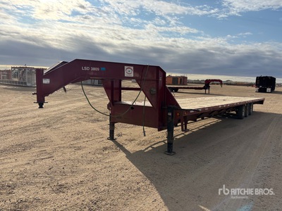 2009 Load Max 38 ft Tri/A Gooseneck Flatbed Trailer