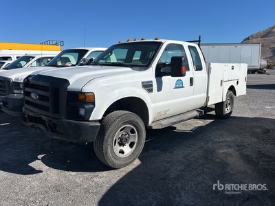 2008 Ford F-350 XL Extended Cab Utility Truck (Inoperable)