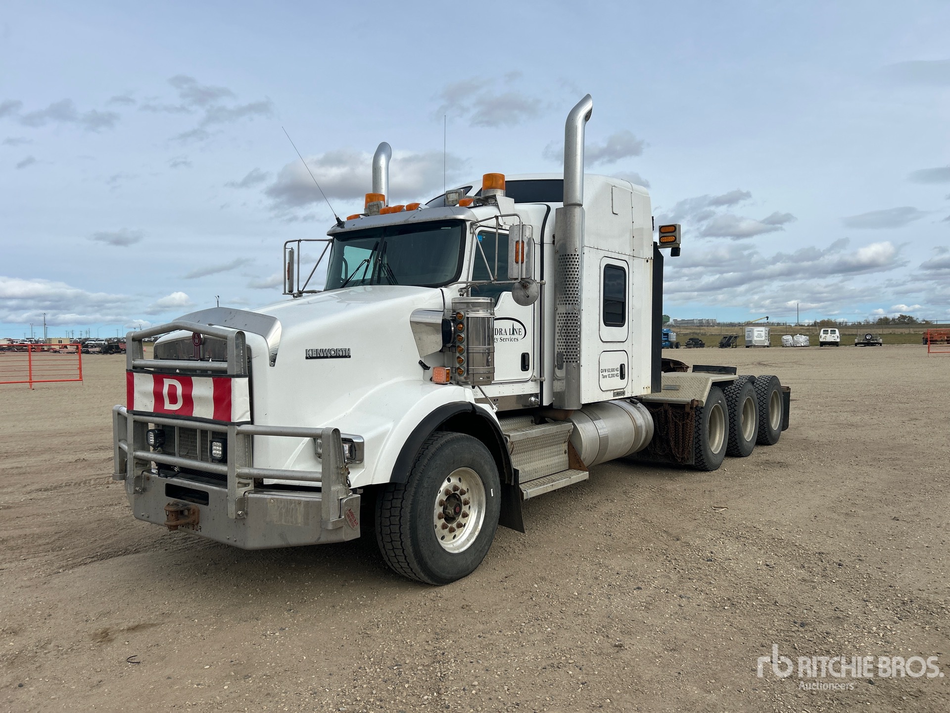 2015 Kenworth T800 Heavy Haul Tri/A Sleeper Truck Tractor