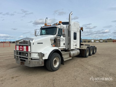 2015 Kenworth T800 Heavy Haul Tri/A Sleeper Truck Tractor