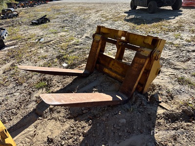 Cat 46 in Wheel Loader Forks