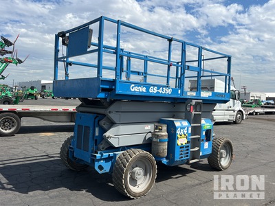 2014 Genie GS-4390 Dual Fuel 4x4 Scissor Lift