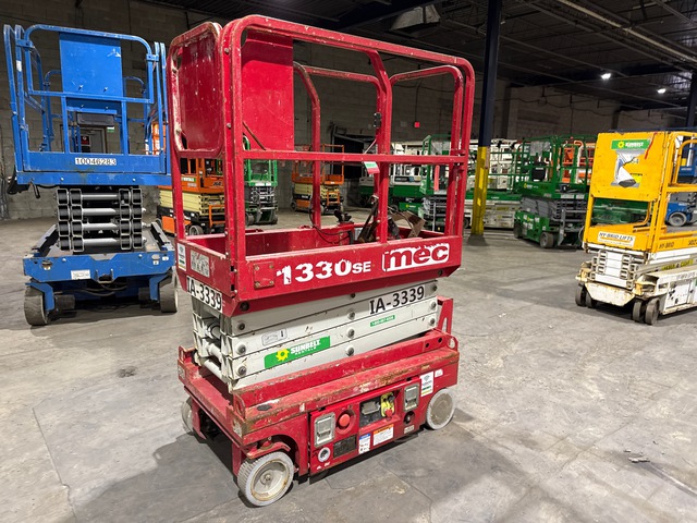 2017 MEC 1330SE Electric Scissor Lift (Inoperable)